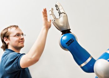 همکاری انسان و ربات