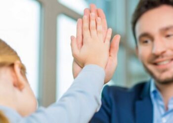 8 گام ساده برای تبدیل شدن به بهترین دوست فرزندتان