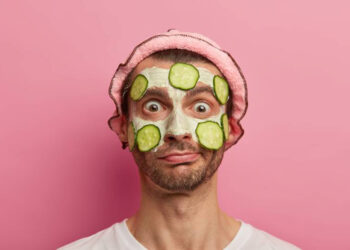 پاکسازی و لایه برداری پوست آقایان