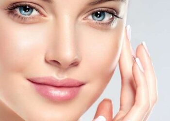 8 کاری که متخصصین پوست برای زیبایی پوست انجام می‌دهند