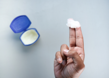 7 کار غیرمنتظره‌ای که می‌توانید با وازلین انجام دهید