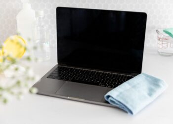 چگونه صفحه نمایش رایانه شخصی را تمیز کنیم؟