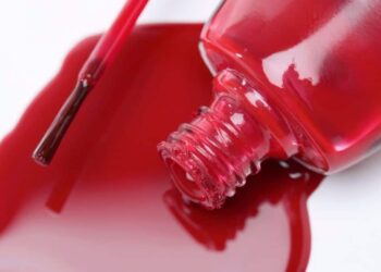 چگونه لاک ناخن را از همه چیز پاک کنیم؟