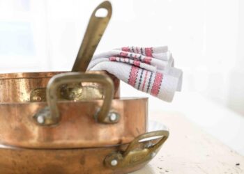 چگونه ظروف مسی را تمیز کنیم؟